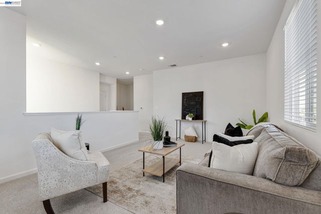 337 Frizzante Lane, Manteca, CA 95337