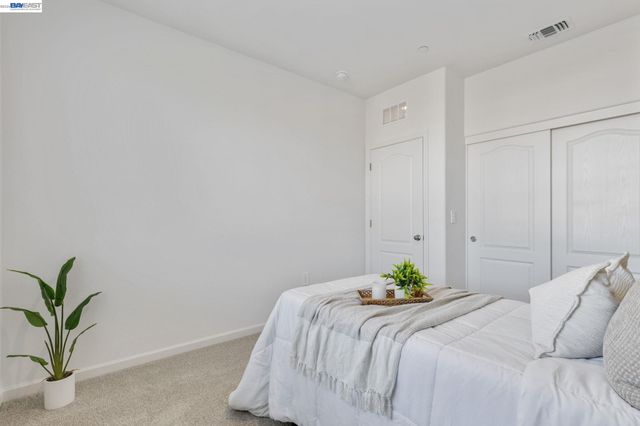 337 Frizzante Lane, Manteca, CA 95337