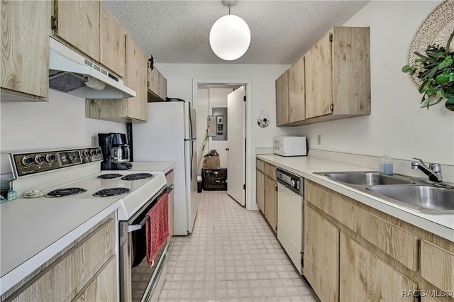 7644 St Andrews Boulevard, Weeki Wachee, FL 34613