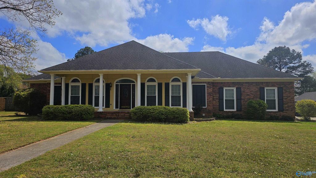 102 Fred Atkinson Road, Huntsville, AL 35806