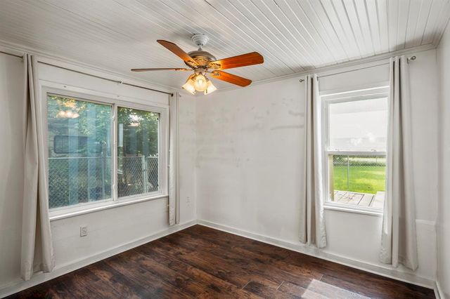613 13th Street N, Texas City, TX 77590