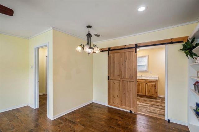 613 13th Street N, Texas City, TX 77590