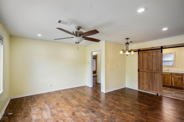 613 13th Street N, Texas City, TX 77590