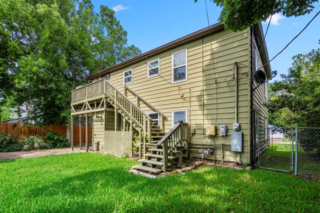 613 13th Street N, Texas City, TX 77590