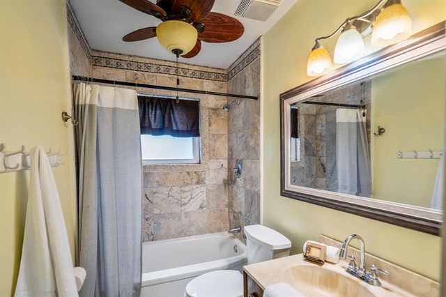 613 13th Street N, Texas City, TX 77590