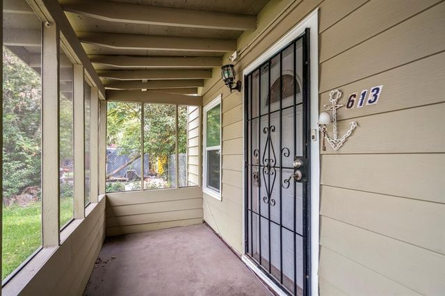 613 13th Street N, Texas City, TX 77590