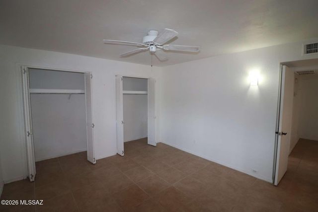 295 W Placita De Los Anillos, Green Valley, AZ 85614