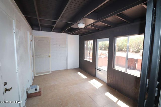 295 W Placita De Los Anillos, Green Valley, AZ 85614