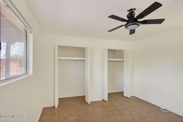 295 W Placita De Los Anillos, Green Valley, AZ 85614