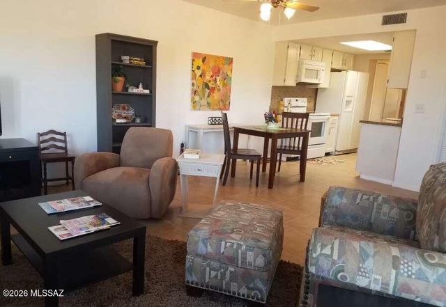 295 W Placita De Los Anillos, Green Valley, AZ 85614