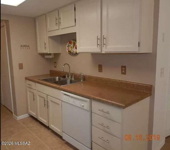 295 W Placita De Los Anillos, Green Valley, AZ 85614