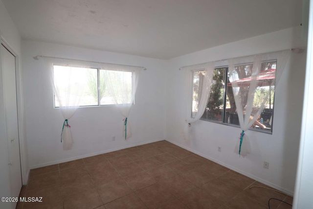 295 W Placita De Los Anillos, Green Valley, AZ 85614