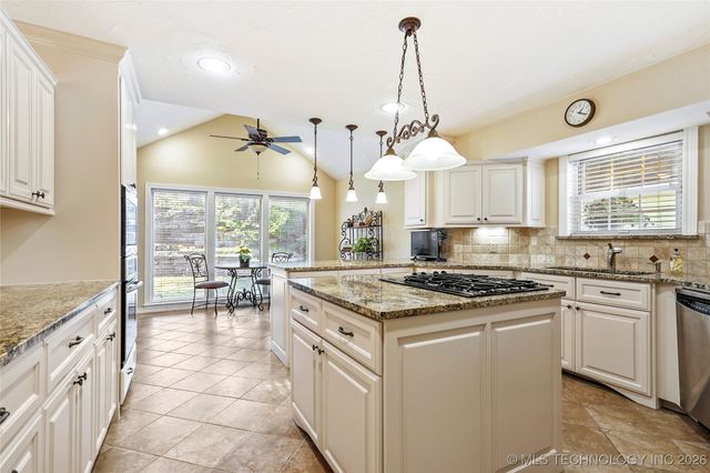 8751 S College Place, Tulsa, OK 74137