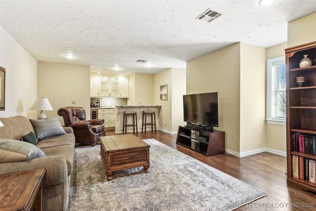 8751 S College Place, Tulsa, OK 74137