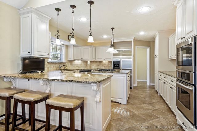 8751 S College Place, Tulsa, OK 74137