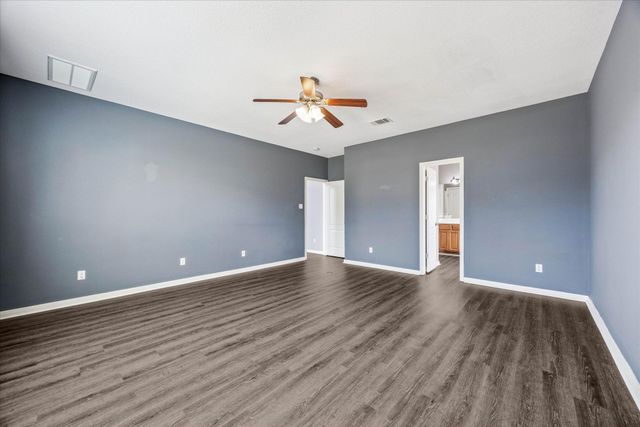 701 Crestwood LN, Round Rock, TX 78665