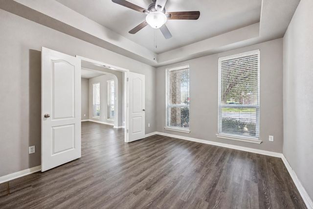 701 Crestwood LN, Round Rock, TX 78665