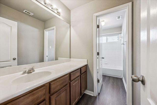 701 Crestwood LN, Round Rock, TX 78665