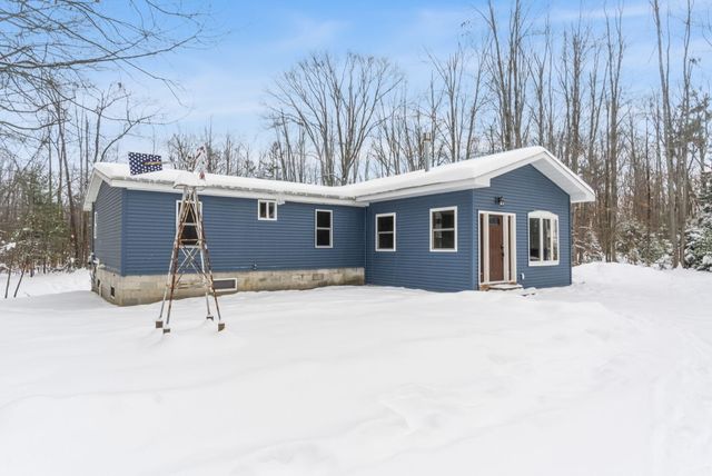 5217 Seneca Trail, Gaylord, MI 49735