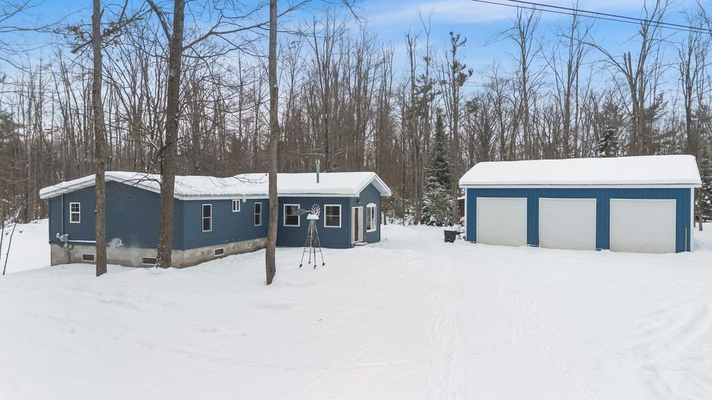 5217 Seneca Trail, Gaylord, MI 49735