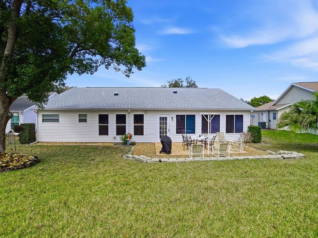 Image 31 of property listing at 5535 TANGELO STREET, Leesburg, FL 34748