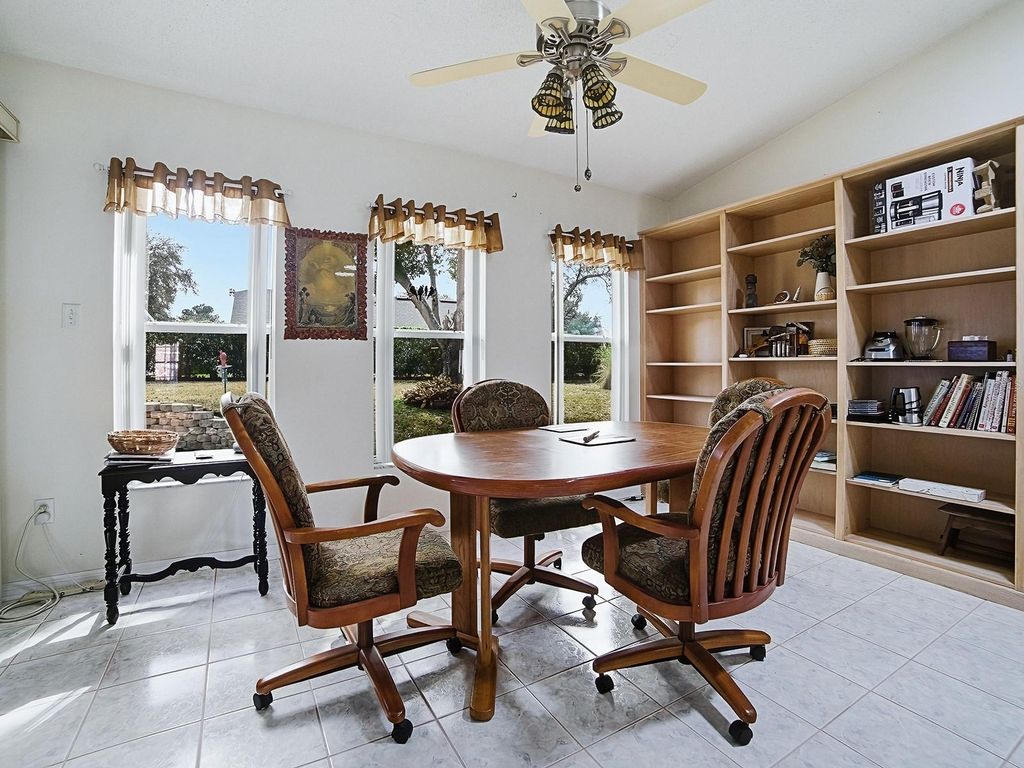 Image 8 of property listing at 5535 TANGELO STREET, Leesburg, FL 34748