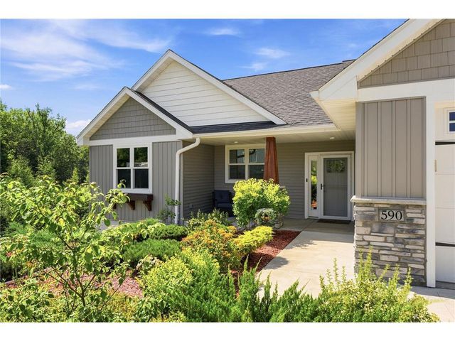590 Northern Lights Drive, Prescott, WI 54021
