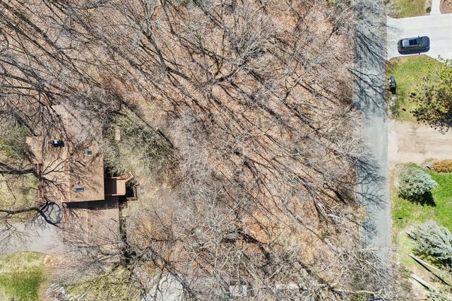 6679 Mohawk Drive, Chanhassen, MN 55317