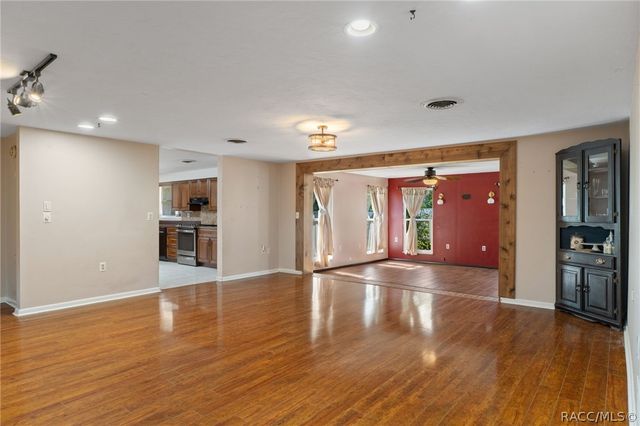 892 E Victoria Lane, Holder, FL 34445