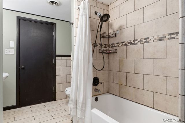892 E Victoria Lane, Holder, FL 34445