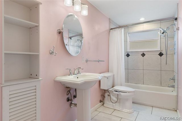 892 E Victoria Lane, Holder, FL 34445