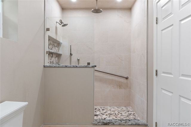 892 E Victoria Lane, Holder, FL 34445