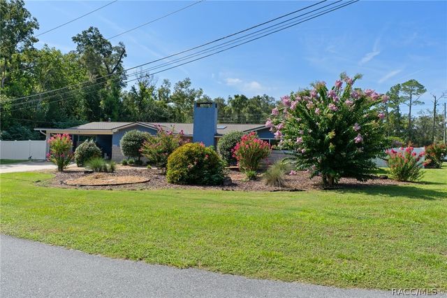 892 E Victoria Lane, Holder, FL 34445