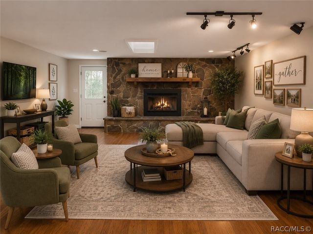 892 E Victoria Lane, Holder, FL 34445