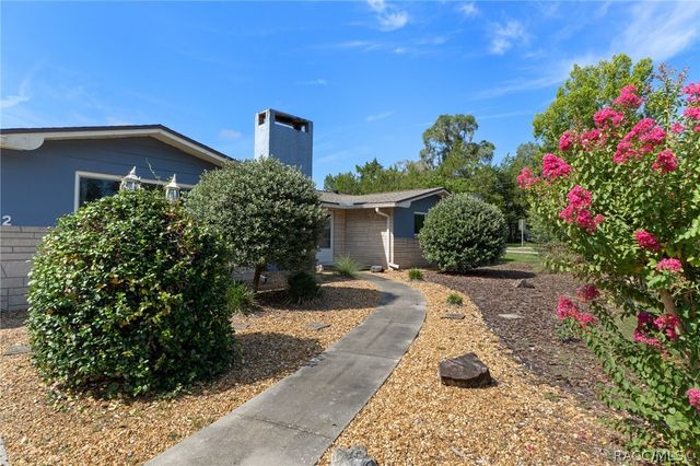 892 E Victoria Lane, Holder, FL 34445