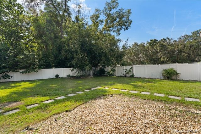 892 E Victoria Lane, Holder, FL 34445