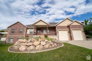 271 E EAGLE RIDGE DR, North Salt Lake, UT 84054