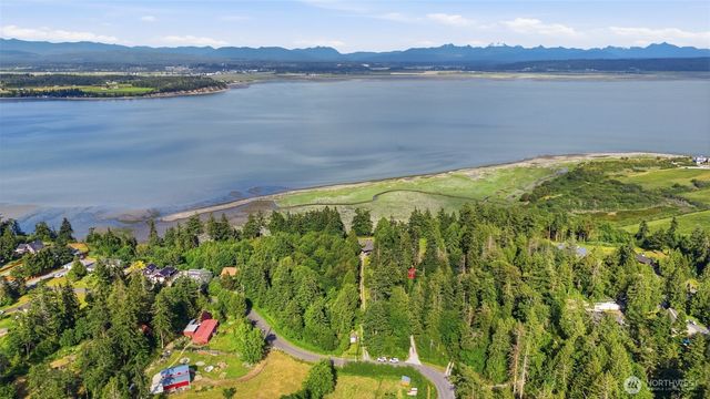 108 N Livingston Bay Road, Camano Island, WA 98282