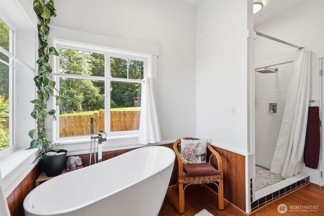 108 N Livingston Bay Road, Camano Island, WA 98282