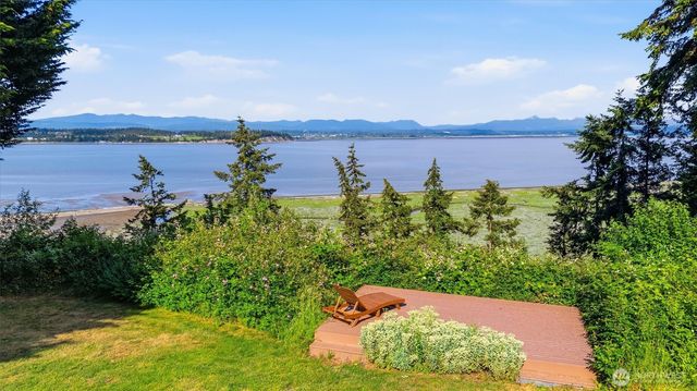 108 N Livingston Bay Road, Camano Island, WA 98282