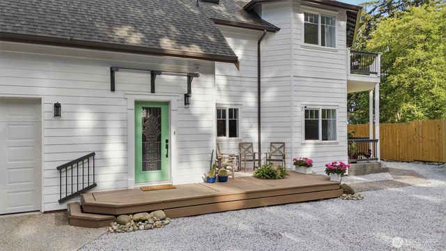 108 N Livingston Bay Road, Camano Island, WA 98282