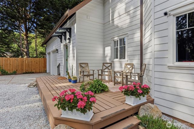 108 N Livingston Bay Road, Camano Island, WA 98282