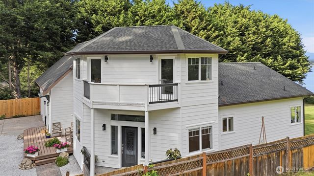 108 N Livingston Bay Road, Camano Island, WA 98282
