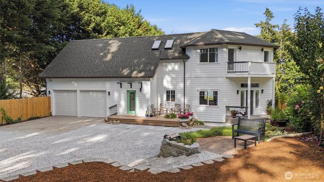 108 N Livingston Bay Road, Camano Island, WA 98282