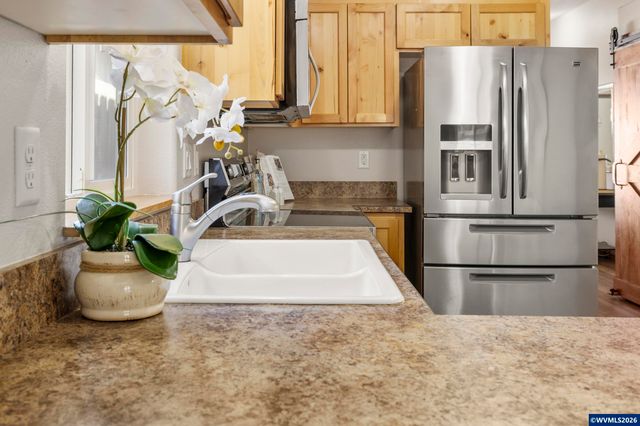 2572 Char Cir NW, Salem, OR 97304