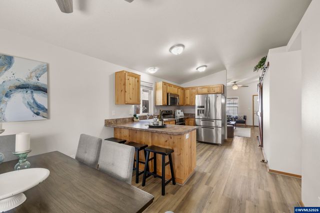 2572 Char Cir NW, Salem, OR 97304