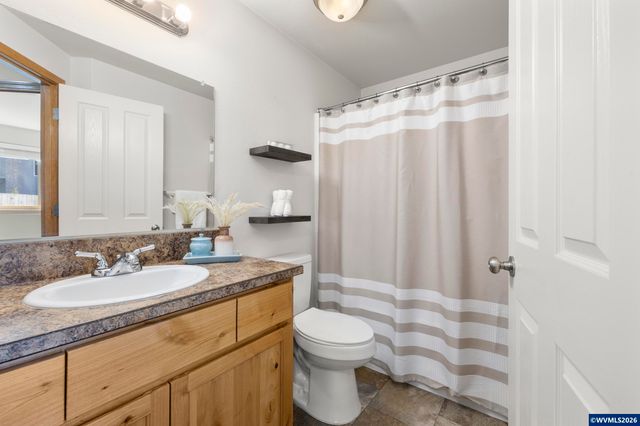 2572 Char Cir NW, Salem, OR 97304