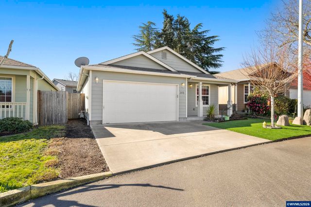 2572 Char Cir NW, Salem, OR 97304