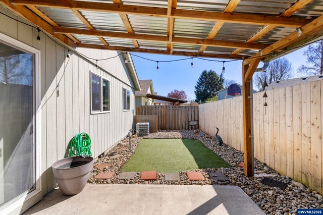 2572 Char Cir NW, Salem, OR 97304