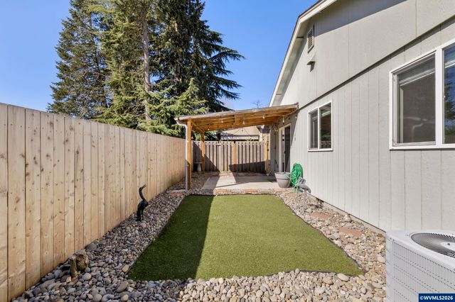 2572 Char Cir NW, Salem, OR 97304